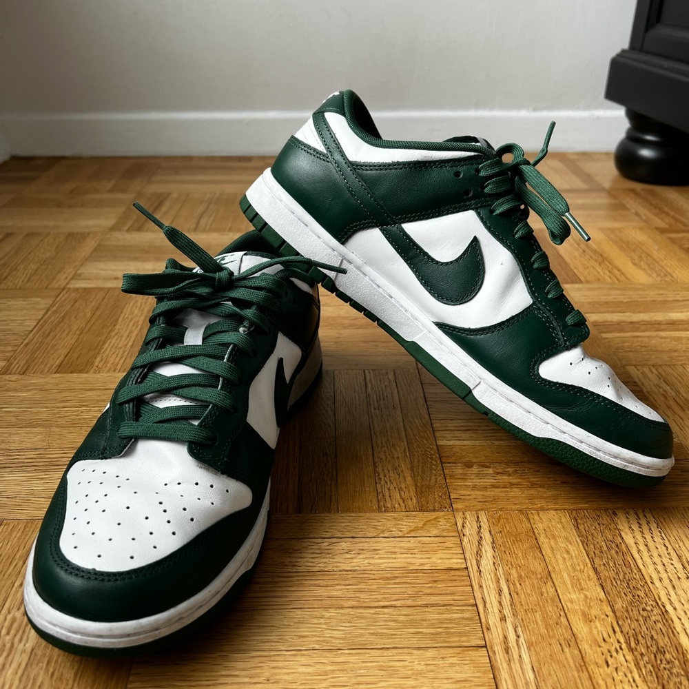 Green Nike low dunk sneakers